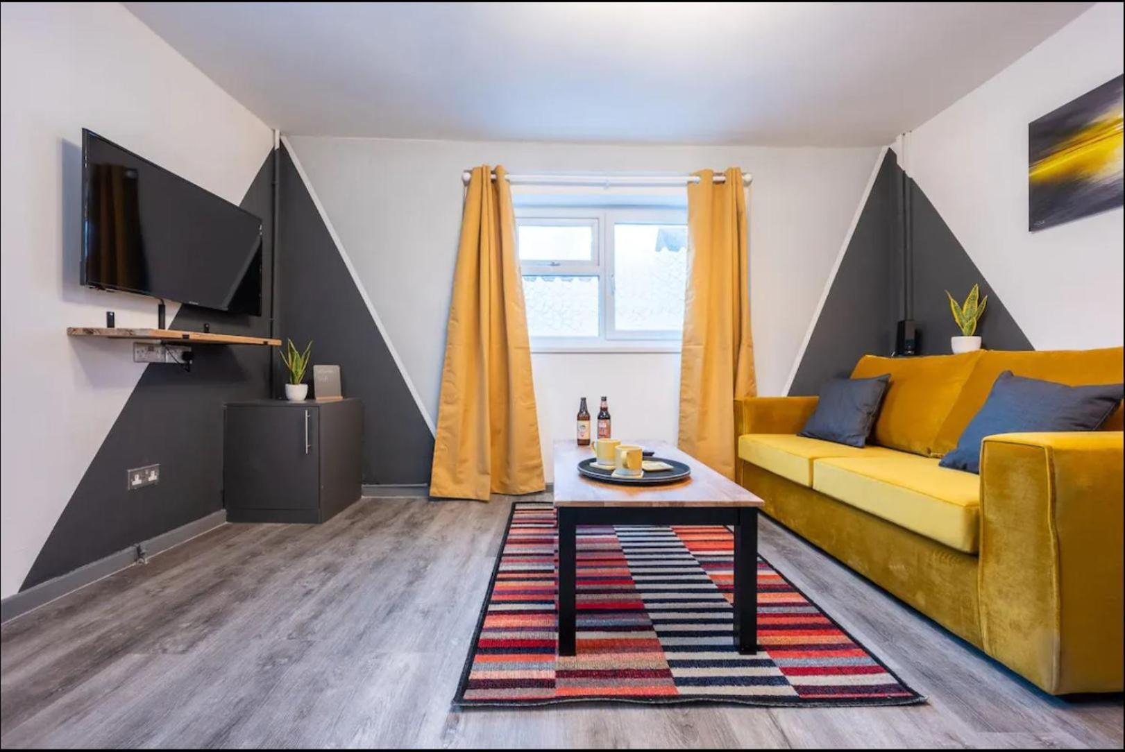 Stunning One Bedroom Apartments Near Shops & Central Cardiff Buitenkant foto
